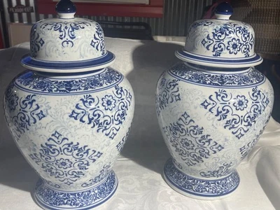 Par de frascos de jengibre templo de cerámica floral azul y blanco Foto 1 de 4