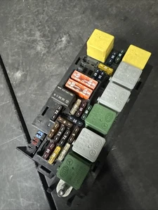 Mercedes W164 W251 2012 GL450 ML350 ML550 R350 relé delantero motor caja de fusibles - Imagen 1 de 6