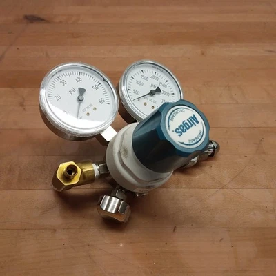 Regulador de gas de una sola etapa Air Gas Y11-215B, 0-60 PSI, 0-4000 PSI - USADO Foto 1 de 4