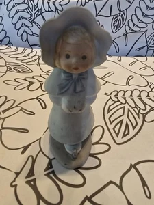Statuina pattinaggio su ghiaccio firmata con bottoni blu di Roger Brown - Foto 1 di 9