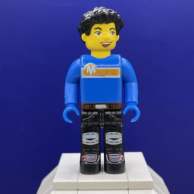 LEGO® Minifig cre003 - Max, Blue Torso, Black Legs - Image 1 of 4