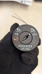 VAUXHALL MOKKA PASSANGER AIRBAG SWITCH 13577258 J13 2012-2019 - Picture 1 of 5