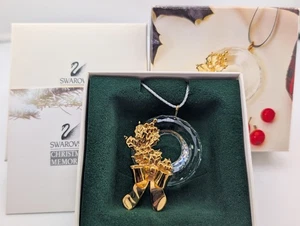 NEU~Swarovski Kristall~**KRANZORNAMENT**~Österreich~203081~BOX & COA~Braucht Band - Bild 1 von 7