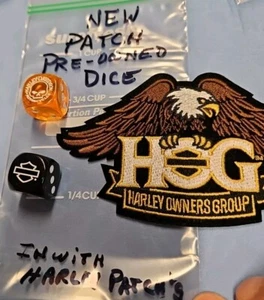 PARCHE GRUPO PROPIETARIOS HARLEY DAVIDSON NUEVO Y PAR DE DADOS HARLEY CALAVERA Y B&S USADO - Imagen 1 de 5