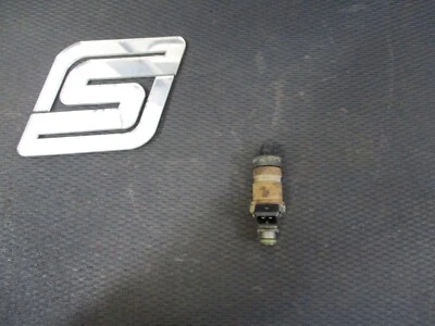 1991 Honda CRX - D15B6 - Factory Fuel Injector - Imagem 1 de 4