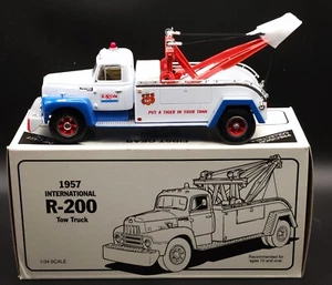 First Gear 57 1957 International R-200 Tow Truck Exxon 10-1199 1:34 White - Picture 1 of 4