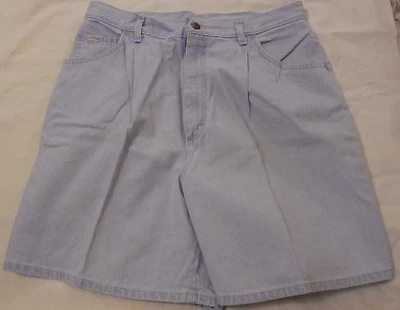 WOMAN'S 18 MED. RIDERS LIGHT BLUE DENIM CASUAL SHORTS PLEATED FRONT SUMMER FUN - Image 1 of 4