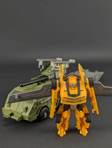Transformers DOTM Cyberverse Bumblebee complete Hasbro 2011 Battle Bunker - Picture 1 of 4