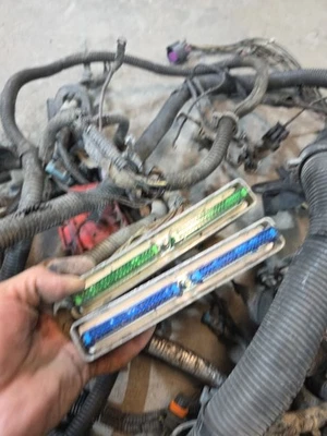 Arnés de cableado del motor Silverado Sierra Tahoe Suburban 2003-2005 OEM Foto 1 de 4