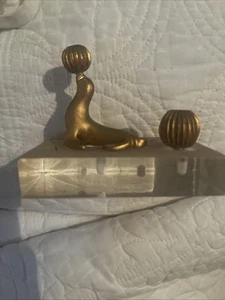 Brass Seal Sea Lion with Beach Ball Circus Vintage Beautiful Figurine - Picture 1 of 3