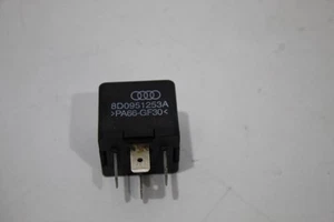 Relé VW Passat 3B B5 FL para bombillas de descarga de gas 373 negro 8D0951253A - Imagen 1 de 7