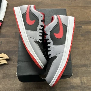 Größe 11,5 - Air Jordan 1 Low Cement Fire Red (gebraucht) - Bild 1 von 5