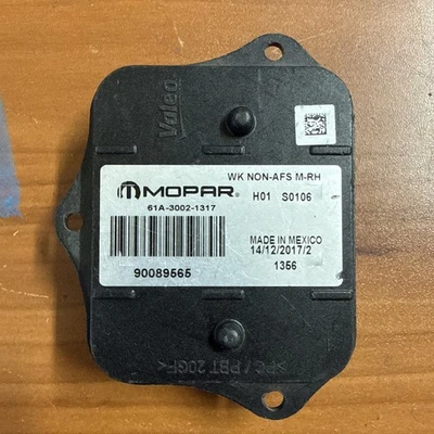 OEM Valeo 14-20 Jeep Grand Cherokee HID headlight leveling module 61A-3002-1317 - Image 1 of 2