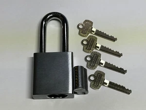 Messinggehäuse Vorhängeschloss GMS # ICP2002-LC SFIC Kern gleichschließend für 7 Pins 3 Schlüssel 1 Steuerung - Bild 1 von 22