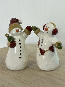 Snowman Shakers 3 3/4" Christmas Winter Ceramic Salt & Pepper Gift Holiday Decor - Picture 1 of 9