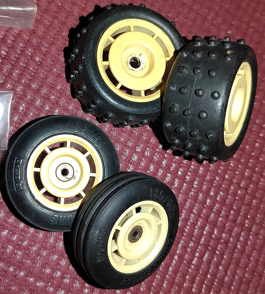 Kyosho 1/20 RC wheels rims tires Räder Reifen VINTAGE ! - Bild 1 von 1