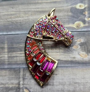 Red Jeweled MAGNETIC Horse Head brooch, horse show lapel pin. Equestrian gift. - Picture 1 of 5
