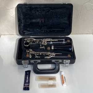 As Is Yamaha 20 Japan Student Clarinet 005956 with Black Hard Case + Extra Reeds - Picture 1 of 18
