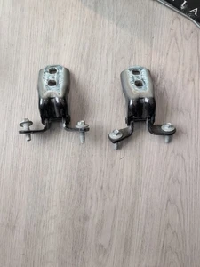 2017-2025 GMC ACADIA FRONT LEFT DRIVER SIDE DOOR LOWER & UPPER HINGE SET OEM - Picture 1 of 2