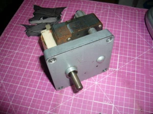 Gearmotor, 230V, 60Hz, 38 RPM, 0.312 Shaft, ECM-6066, With Cork Brake, NOS - Picture 1 of 2