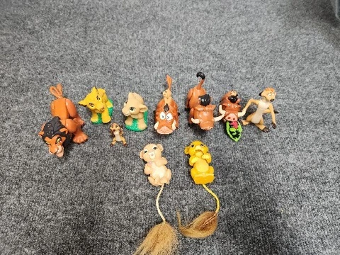 Lot of 10 DISNEY ''The LION KING' Vintage PVC Plastic Toy Figures Cover