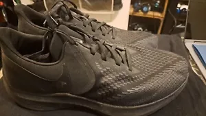 Size 13 - Nike Air Zoom Winflo 6 Triple Black - Picture 1 of 5