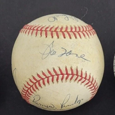 Equipo multijugador de los Yankees de Nueva York 1998 firmado GU béisbol Joe Torre + 8 - BAS Foto 1 de 4