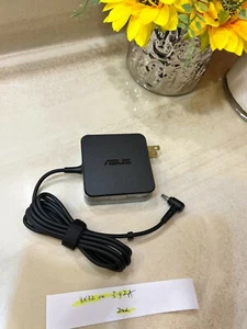 ASUS AC Charger for VIVOBOOK UX302 ,S410UN , F510U ,X541NA ,K510U, X556UV ,UX430 - Picture 1 of 2