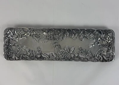 Sinos, azevinhos e pinhas bandeja oblonga Arthur Court 1991 Natal feriado 19" - Imagem 1 de 4