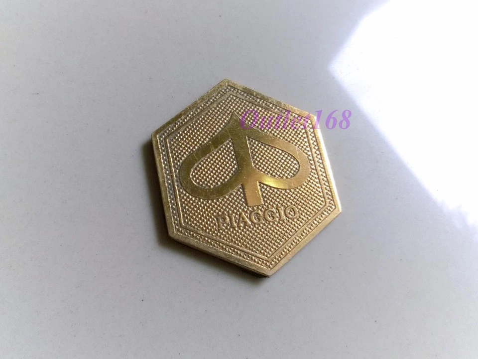 Наклейка с латунной эмблемой скутера Piaggio 125 150 Super Sprint Vespa 41 мм X 48 мм - Изображение 1 из 4