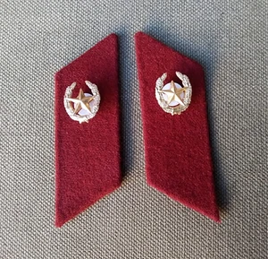 Espejo de cuello rojo vino corto Mot.Tropas MVD Ministerio del Interior para uniforme URSS - Imagen 1 de 1