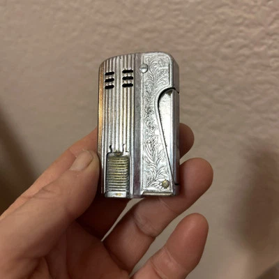 Encendedor de cigarrillos vintage Corona Japón Western de bolsillo plateado para fumar tabaco Foto 1 de 4