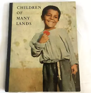 1958 CHILDREN OF MANY LANDS HARDCOVER BOOK HANS REICH PORTRAITS 9780809020348 - Foto 1 di 20