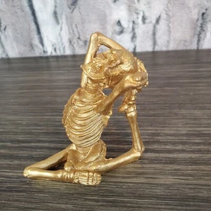 ESQUELETO DORADO Yoga Posando HALLOWEEN Decoración Resina Estatuilla Manto Exhibición - Imagen 1 de 9
