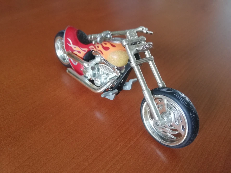 Hot Wheels Twin Flame Fiamme Arancione Mattel Moto Modello Scala 1/18 Modellino - Immagine 1 di 2