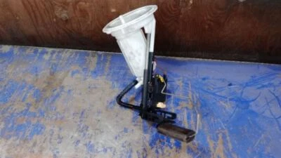 Bomba de montagem de bomba de combustível de passageiros e remetente Xi compatível com 08-10 BMW 528i 1170964 - Imagem 1 de 4