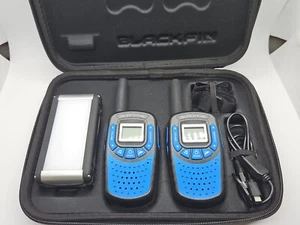 Black Fin WTK001 23 miglia walkie talkie kit alimentazione con custodia e lanterna LED da banco - Foto 1 di 8