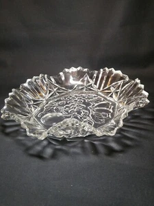 Vintage Vineyard Grapes Fruit Raised Design Crystal Server Dish 10 in - Picture 1 of 3
