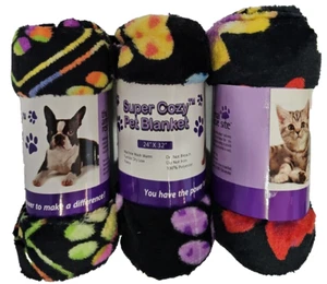 GreaterGood The Animal Rescue Site Fleece Paw Print 100% Poly Blanket 24"x32" - Picture 1 of 10