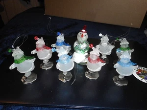 VINTAGE 8 SMALL ORNAMENTS W SNOWMEN SKATING PLUS SM LIGHT UP SNOWMAN - Picture 1 of 3