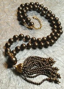 CAROLEE Warm Gray Color Faux Pearl Tassel Necklace Gold Tone Accents/Beads EUC! - Picture 1 of 9