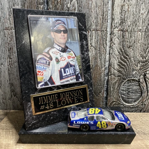 NASCAR Jimmie Johnson #48 Lowe’s Hendrick Motorsports Plaque & Diecast car (A) Cover