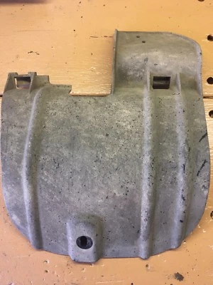 82-85 Toyota Celica & Supra Gas/Fuel Tank Lower Shield/Rock Guard — 第 1/4 张图片