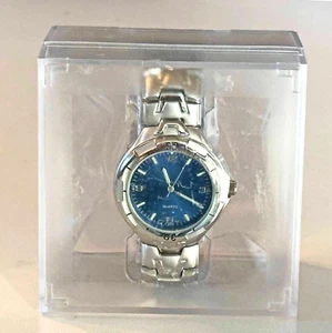 Nuevo de lote antiguo Accutime reloj de cuarzo para hombre 20-4001 plateado con esfera azul - con batería nueva - Imagen 1 de 9