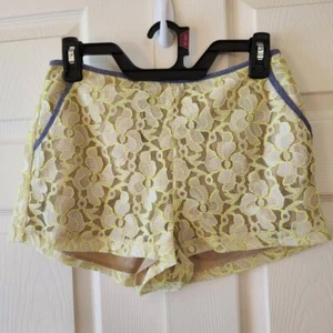 Lush Women's Floral Lace Overlay Shorts S - Picture 1 of 9