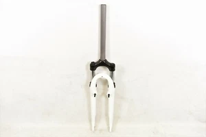 WHITE 700c 28” SUNTOUR M3010 HYBRID SUSPENSION FORK PRELOAD 1 1/8” 300mm V BRAKE - Picture 1 of 5