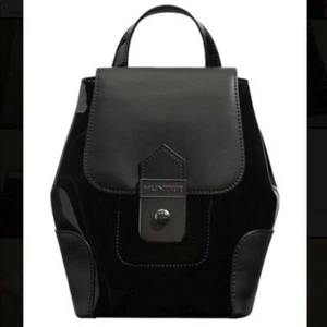 Mini Mochila de Cuero Refinado Resistente al Agua Negra - Nueva con Etiquetas - Imagen 1 de 12