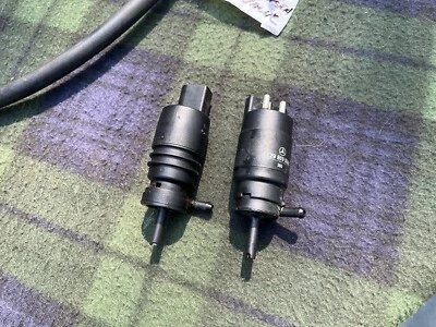 Motores de líquido de lavadora Mercedes-Benz R129 SL500 (2) Foto 1 de 4