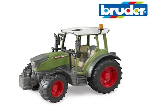 Bruder Toys 02180 FENDT Tractor 211 VARIO - Toy Model Farm - 1:16 Scale - Picture 1 of 3
