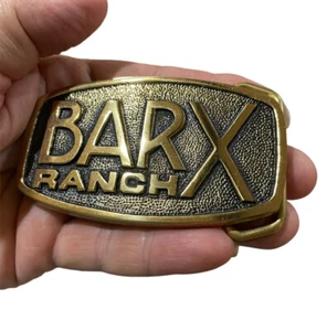 Hebilla de cinturón vintage Bar X Ranch nueva en embalaje original - Imagen 1 de 7